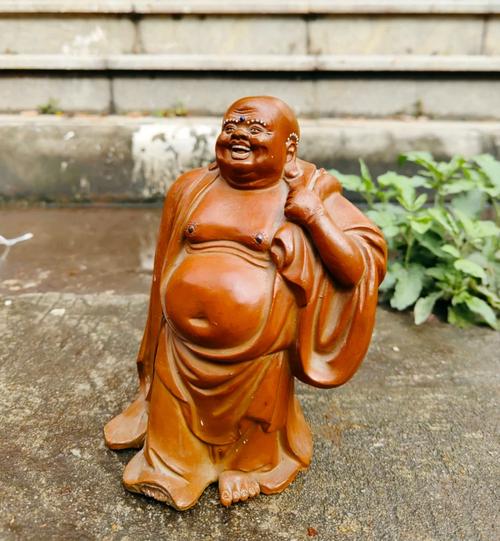 造型栩栩如生,尺寸: 高20cm&times;宽17cm(备注: 本人所藏之艺术品布袋和尚